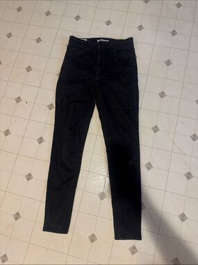 Women’s High-Rise Black Skinny Jeans